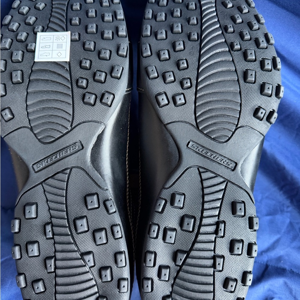 Skechers Men's Black and Tan Sneakers - Picture 6 of 7